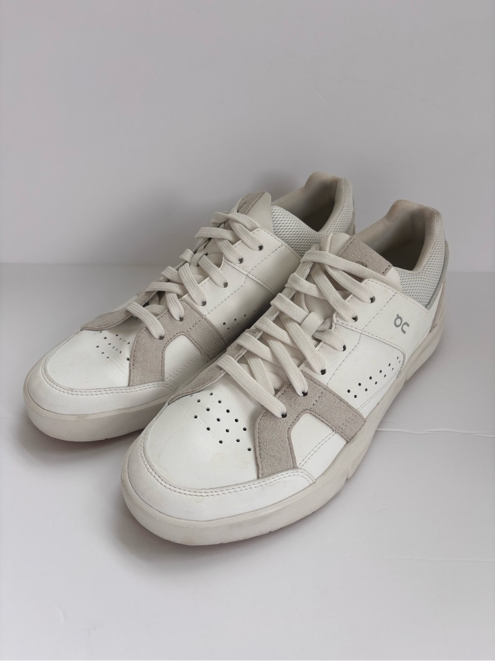On The Roger Clubhouse Sneakers Tennis Shoes White Women’s 9.5